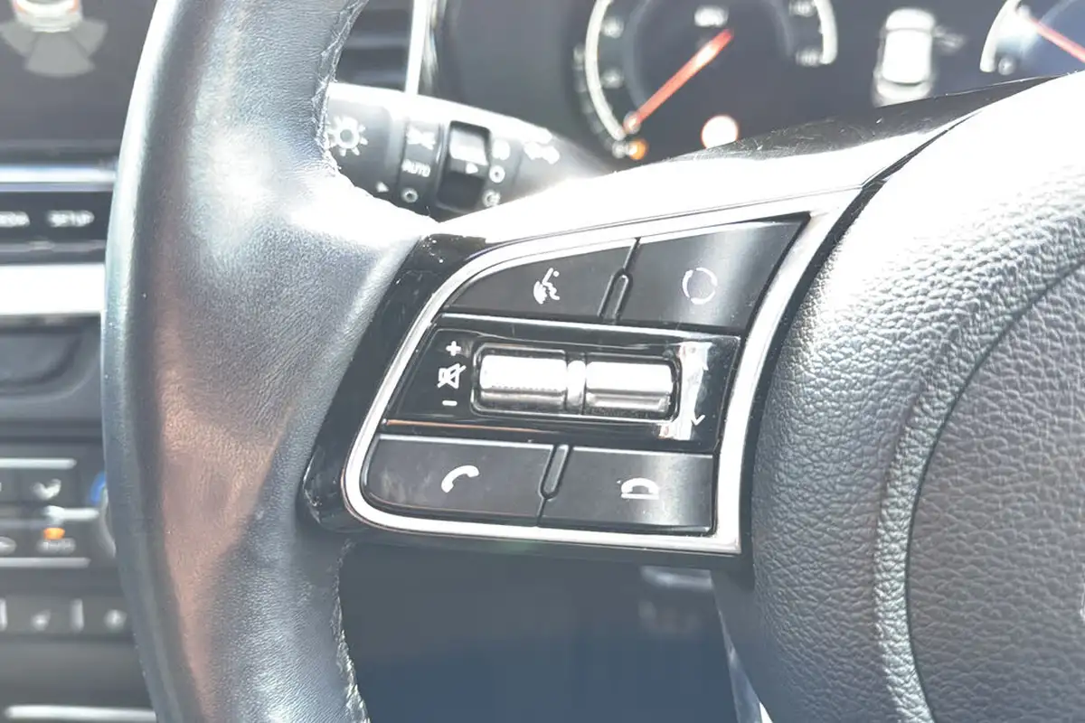 2022-kia-xceed-15-t-gdi-4-big-16