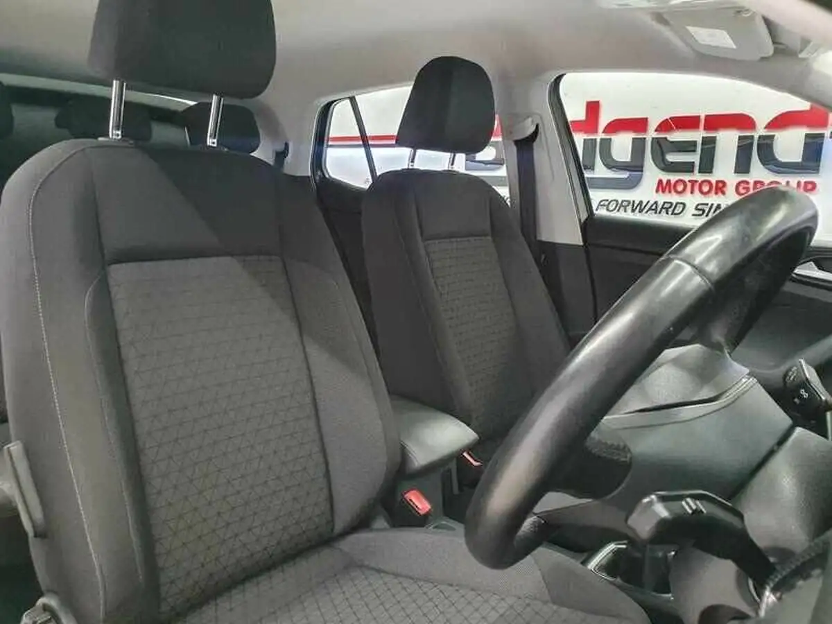 2020-volkswagen-t-cross-10-tsi-se-115ps-big-13