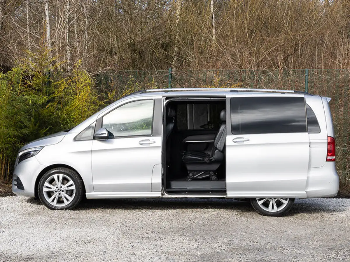 2019-mercedes-benz-v-class-21d-v250d-long-amg-line-big-16