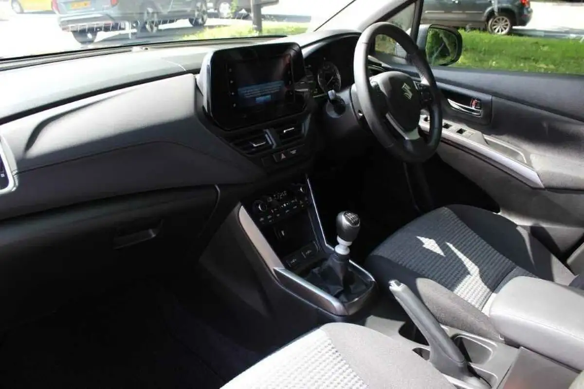 2023-suzuki-s-cross-14-boosterjet-motion-big-25