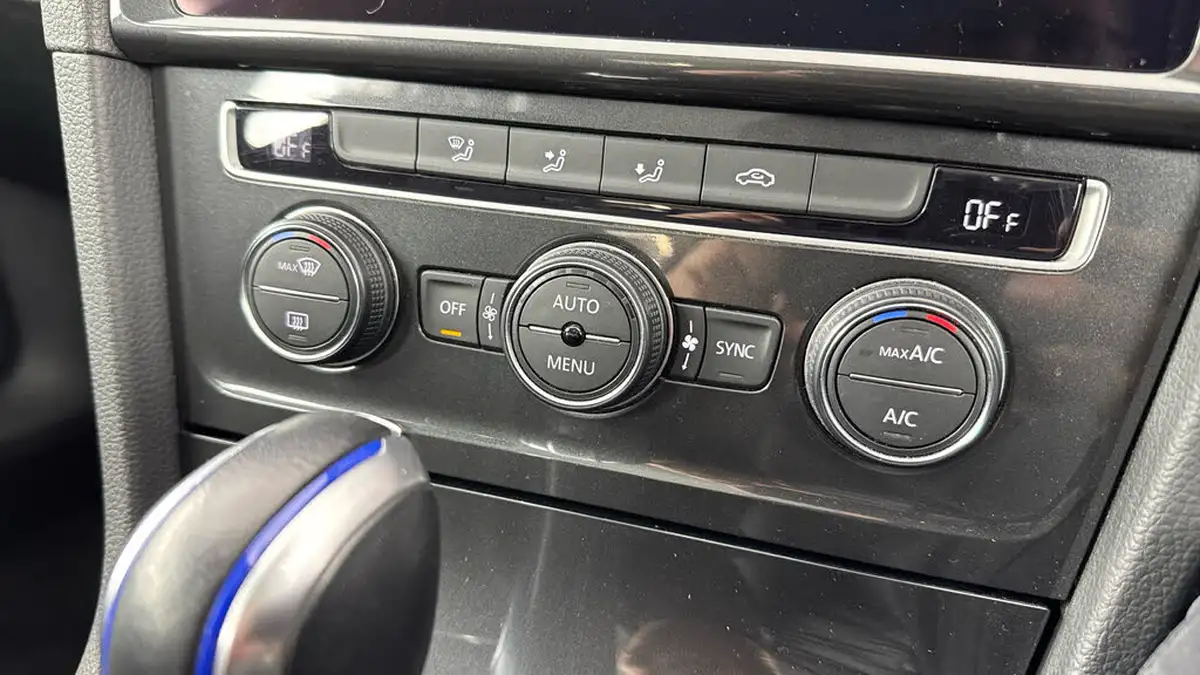 2019-volkswagen-golf-e-e-golf-big-19