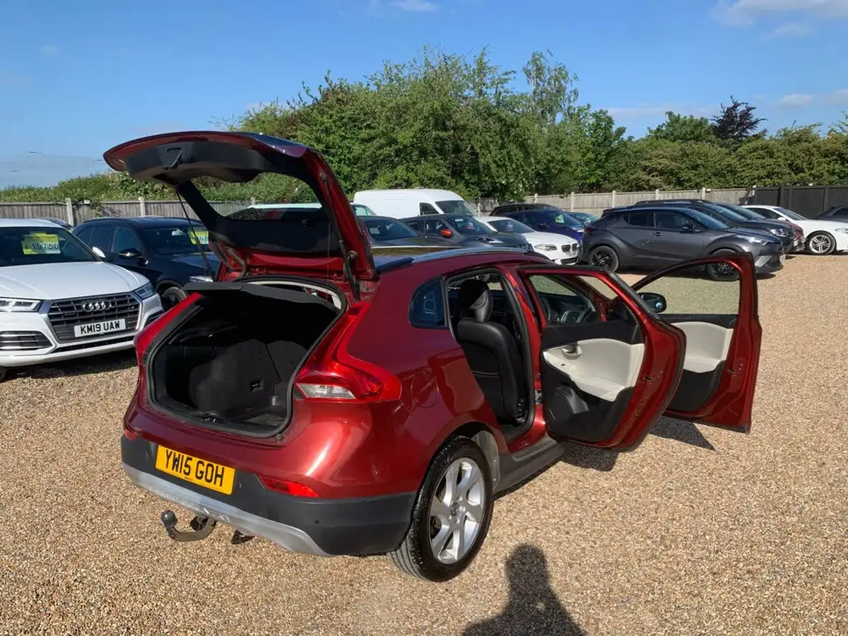2015-volvo-v40-20td-d2-cross-country-lux-nav-geartronic-big-47