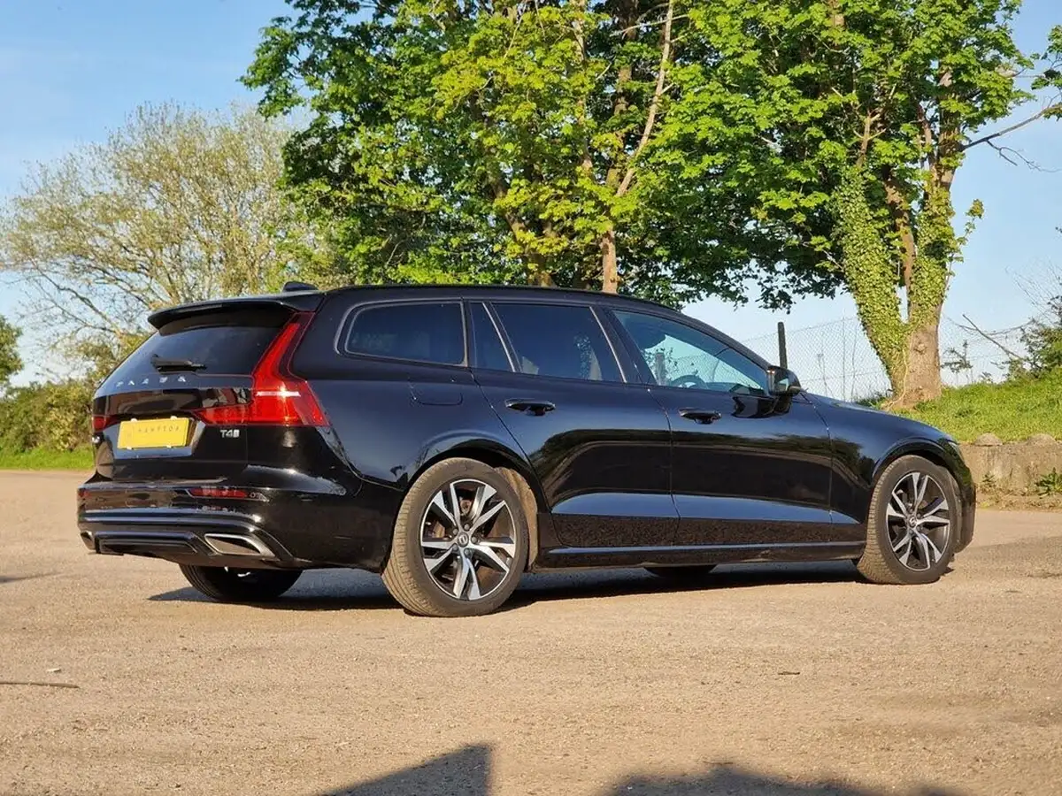 2020-volvo-v60-20-t4-r-design-plus-big-5