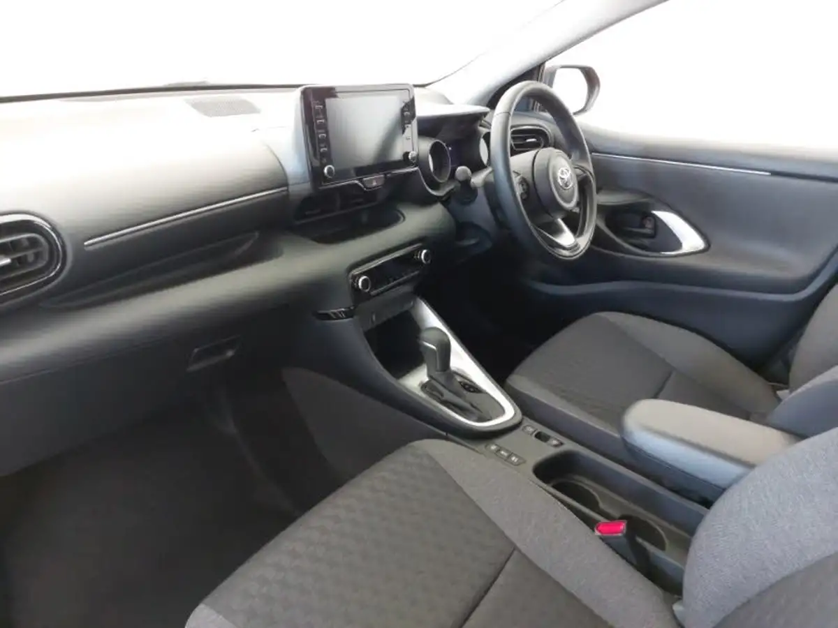2022-toyota-yaris-15-vvt-i-design-big-4