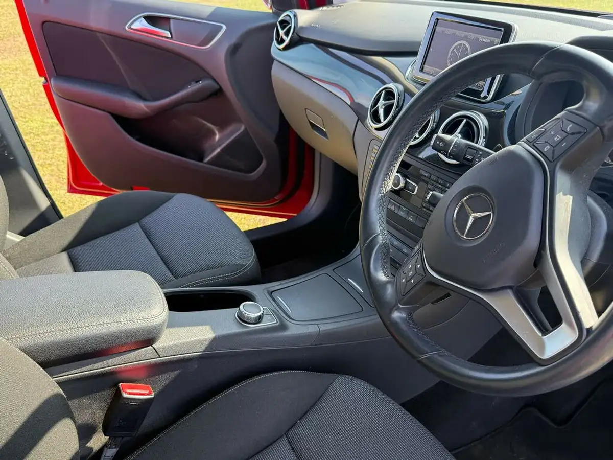2014-mercedes-benz-b-class-big-23