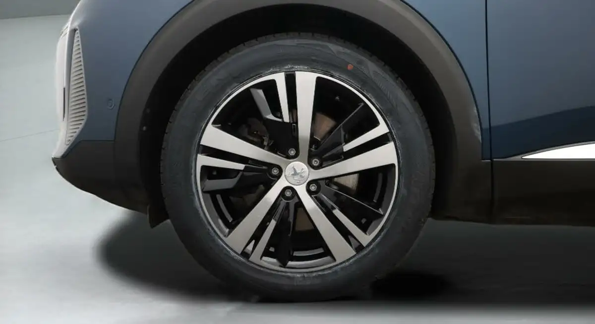 2022-peugeot-3008-suv-16-puretech-gt-225bhp-hybrid-e-eat8-big-18