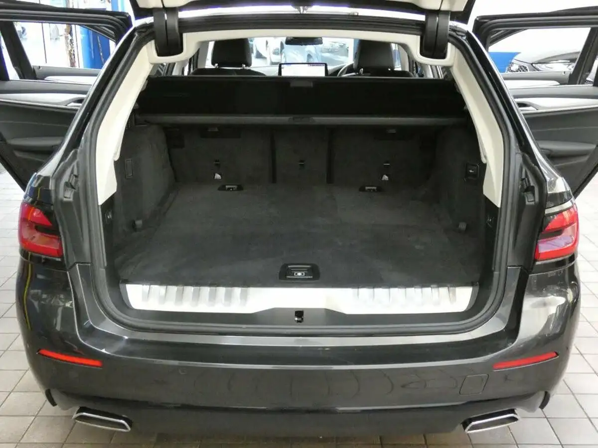 2022-bmw-5-series-20-530e-se-touring-5d-big-59