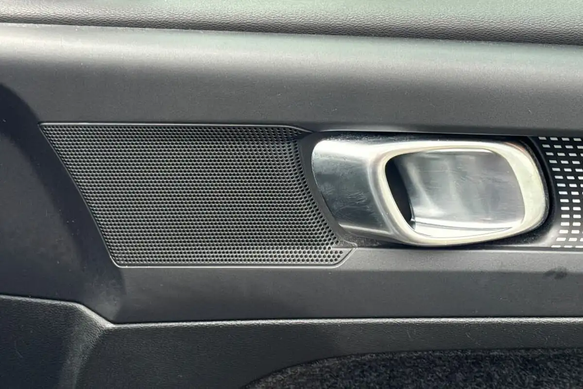 2021-volvo-xc40-e-twin-recharge-big-34