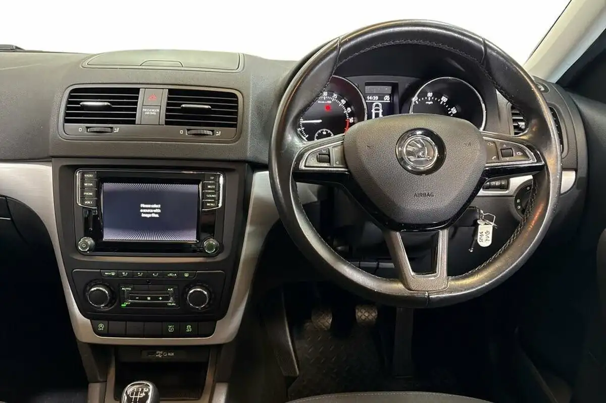 2015-skoda-yeti-20tdi-scr-se-big-11