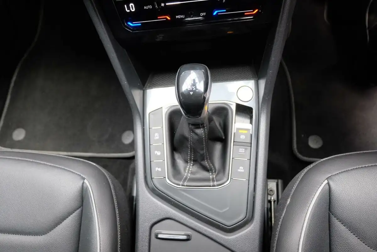 2024-volkswagen-tiguan-15-tsi-r-line-edition-big-22