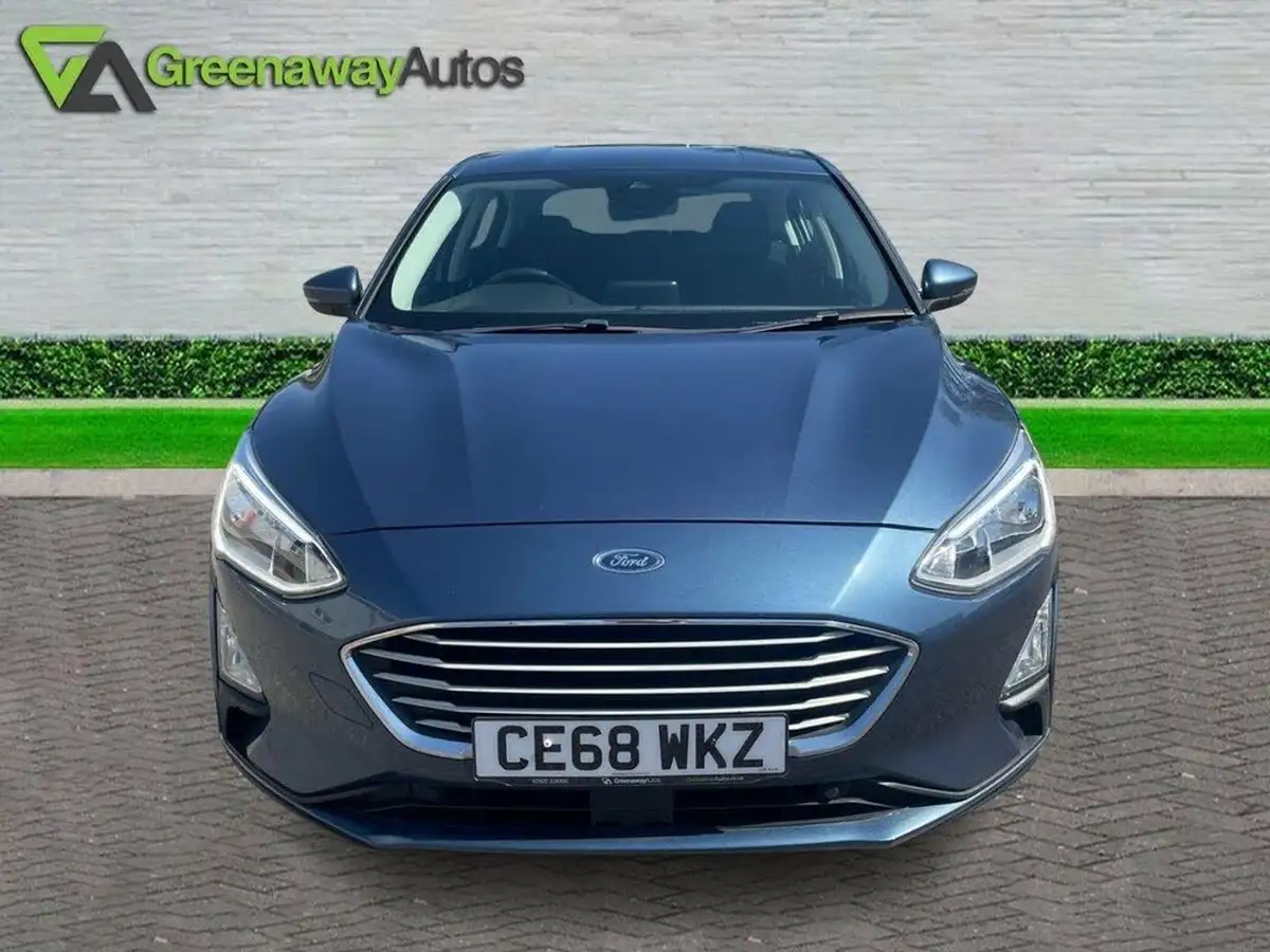 2018-ford-focus-10t-zetec-100ps-hatchback-big-2