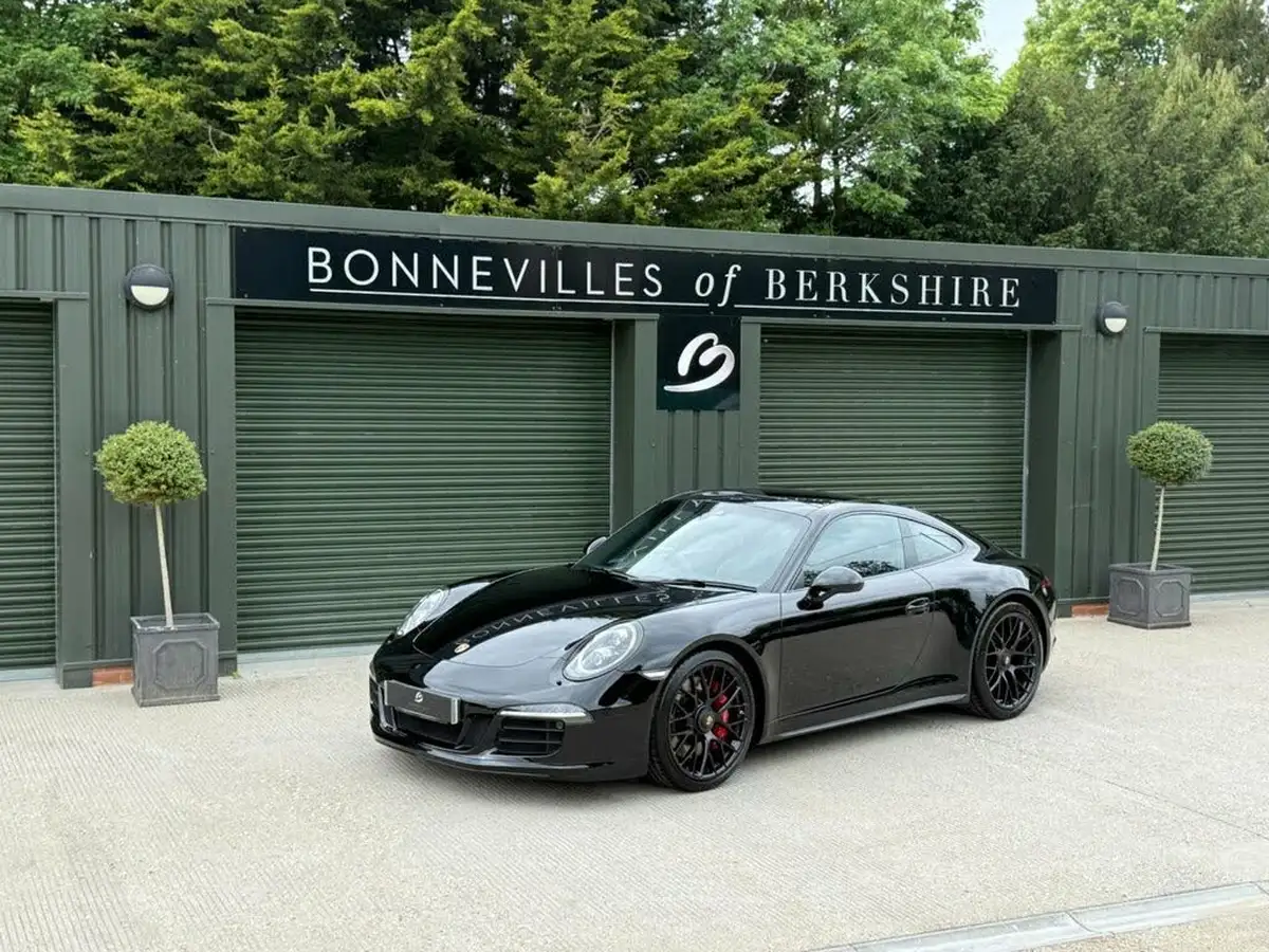 2015-porsche-911-38-carrera-gts-coupe-big-6