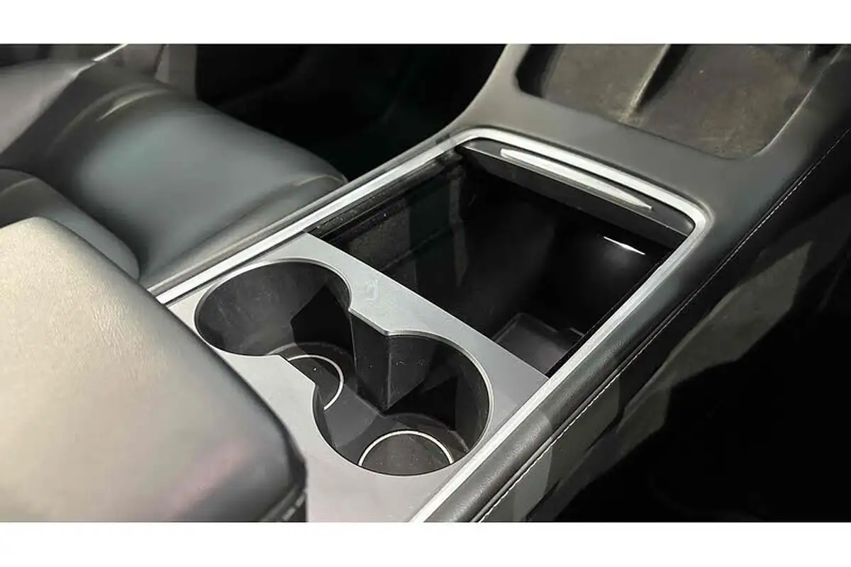 2022-tesla-model-3-e-performance-big-52