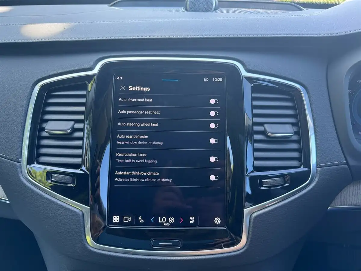 2022-volvo-xc90-20-b5-ultimate-big-40