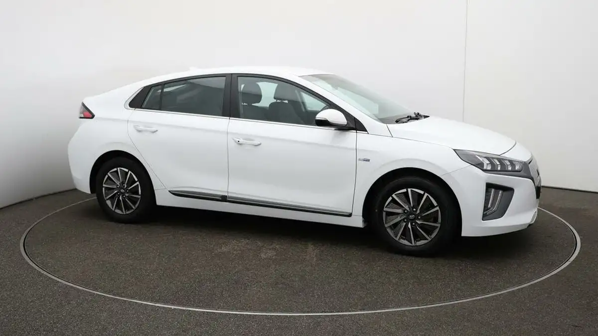 2021-hyundai-ioniq-e-premium-electric-100kw-big-46