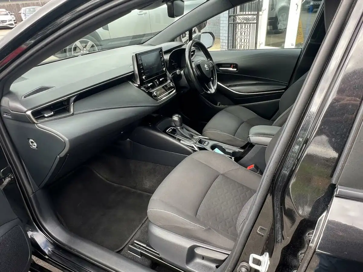 2022-suzuki-swace-18-sz5-big-11