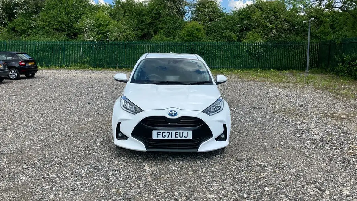 2021-toyota-yaris-15-vvt-i-design-big-14