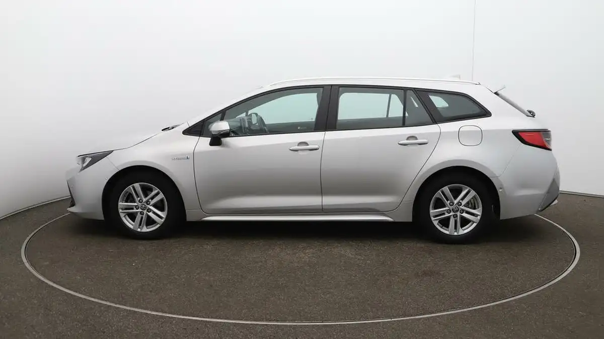 2021-toyota-corolla-18-vvt-i-icon-tech-spare-wheel-touring-sports-5d-big-63