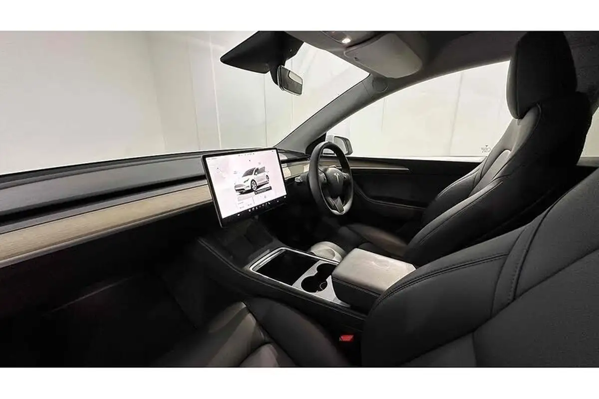 2023-tesla-model-y-e-rwd-big-19