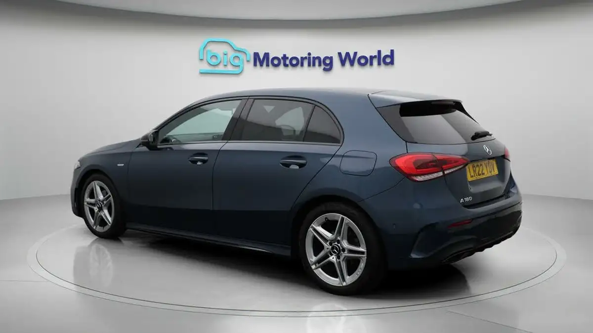 2022-mercedes-benz-a-class-13-a180-amg-line-executive-edition-hatchback-5d-7g-dct-big-5