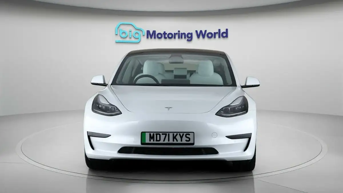 2021-tesla-model-3-e-standard-plus-big-2