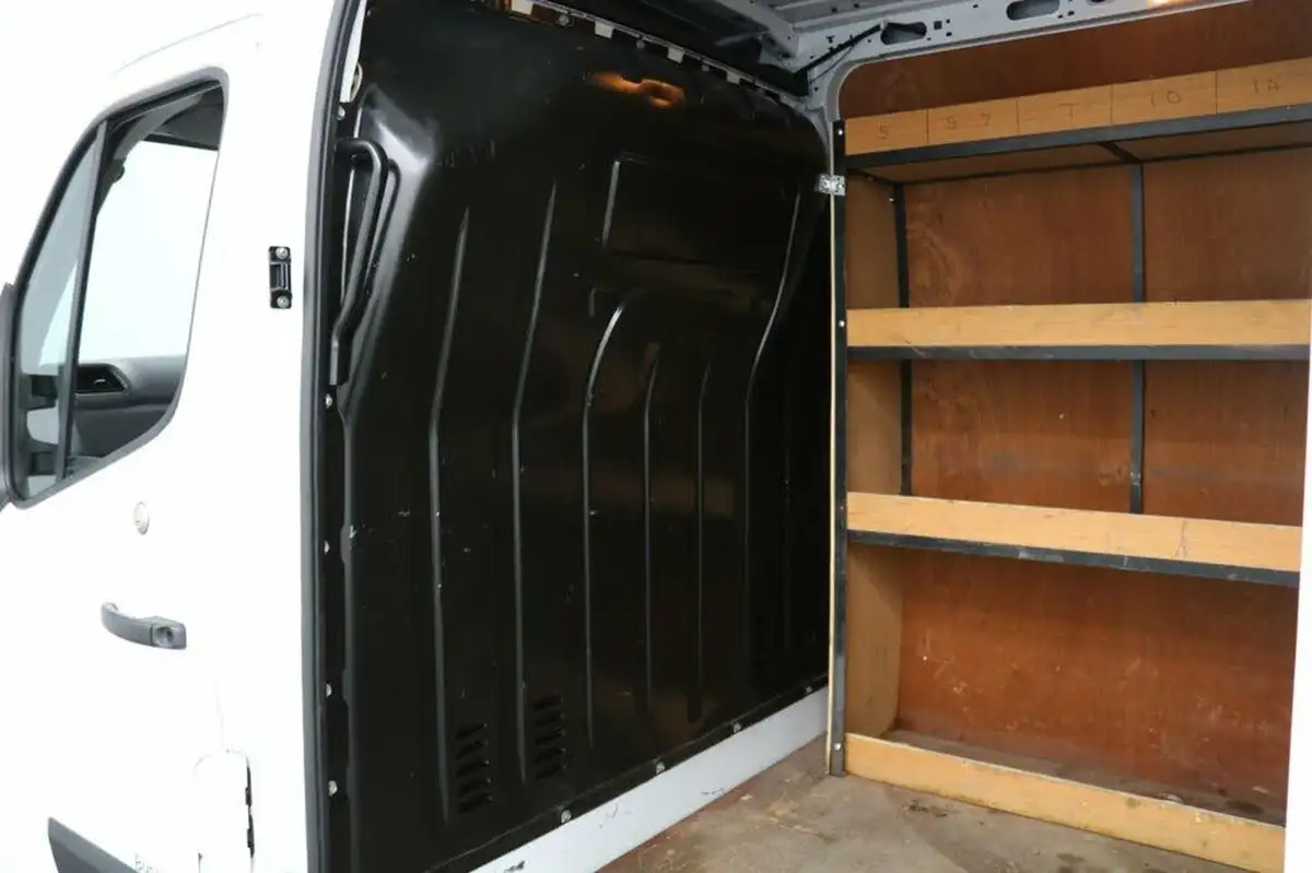 2022-renault-master-23dci-lm35-135-business-panel-big-12
