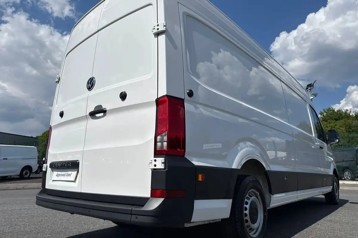 2024-volkswagen-crafter-20tdi-cr35-lwb-commerce-plus-140pseu6d-big-30