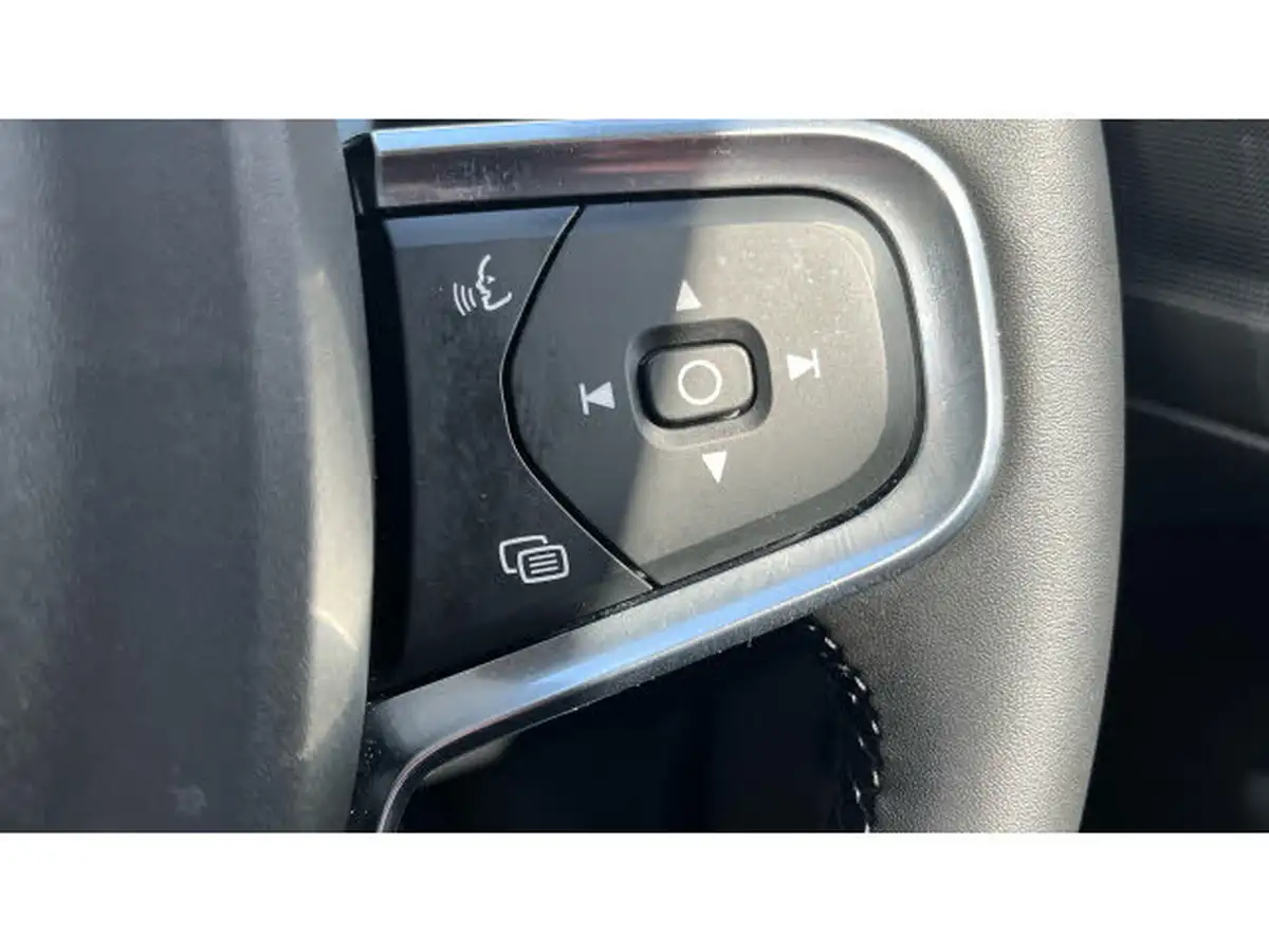 2021-volvo-xc40-15-t4-inscription-208bhp-big-21