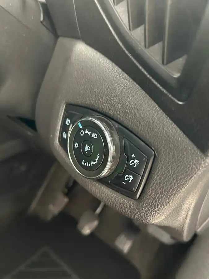 2014-ford-transit-connect-16tdci-l1-trend-200-panel-big-11