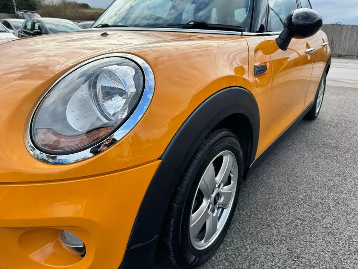 2015-mini-cooper-15-cooper-5d-auto-big-22