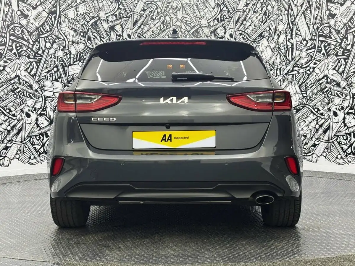 2022-kia-ceed-15-t-gdi-3-hatchback-big-9