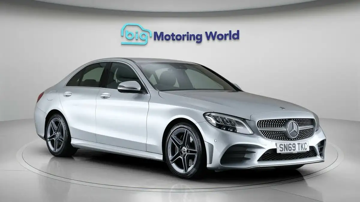 2019-mercedes-benz-c-class-20d-c300d-amg-line-245ps-ss-saloon-4d-big-0