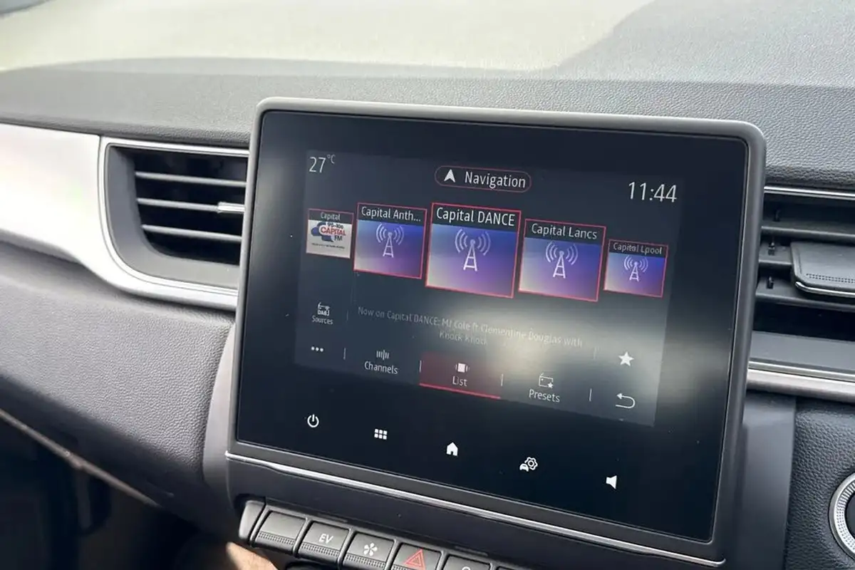 2023-renault-captur-16-techno-145ps-full-big-40