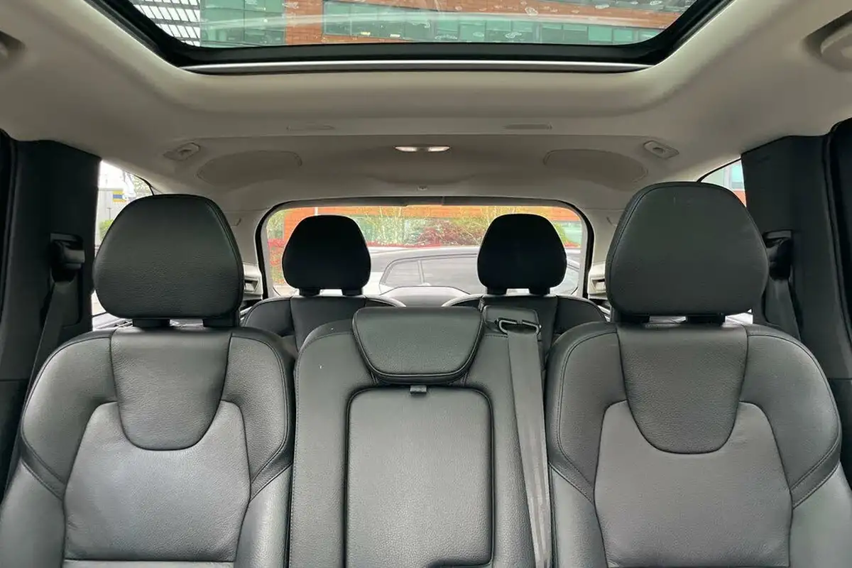 2023-volvo-xc90-20-t8-plus-big-5