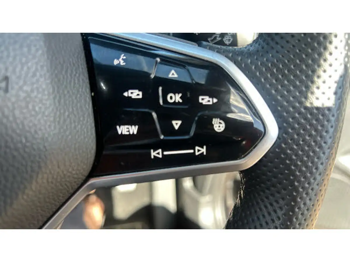 2022-volkswagen-golf-15-tsi-r-line-150ps-hatchback-big-29
