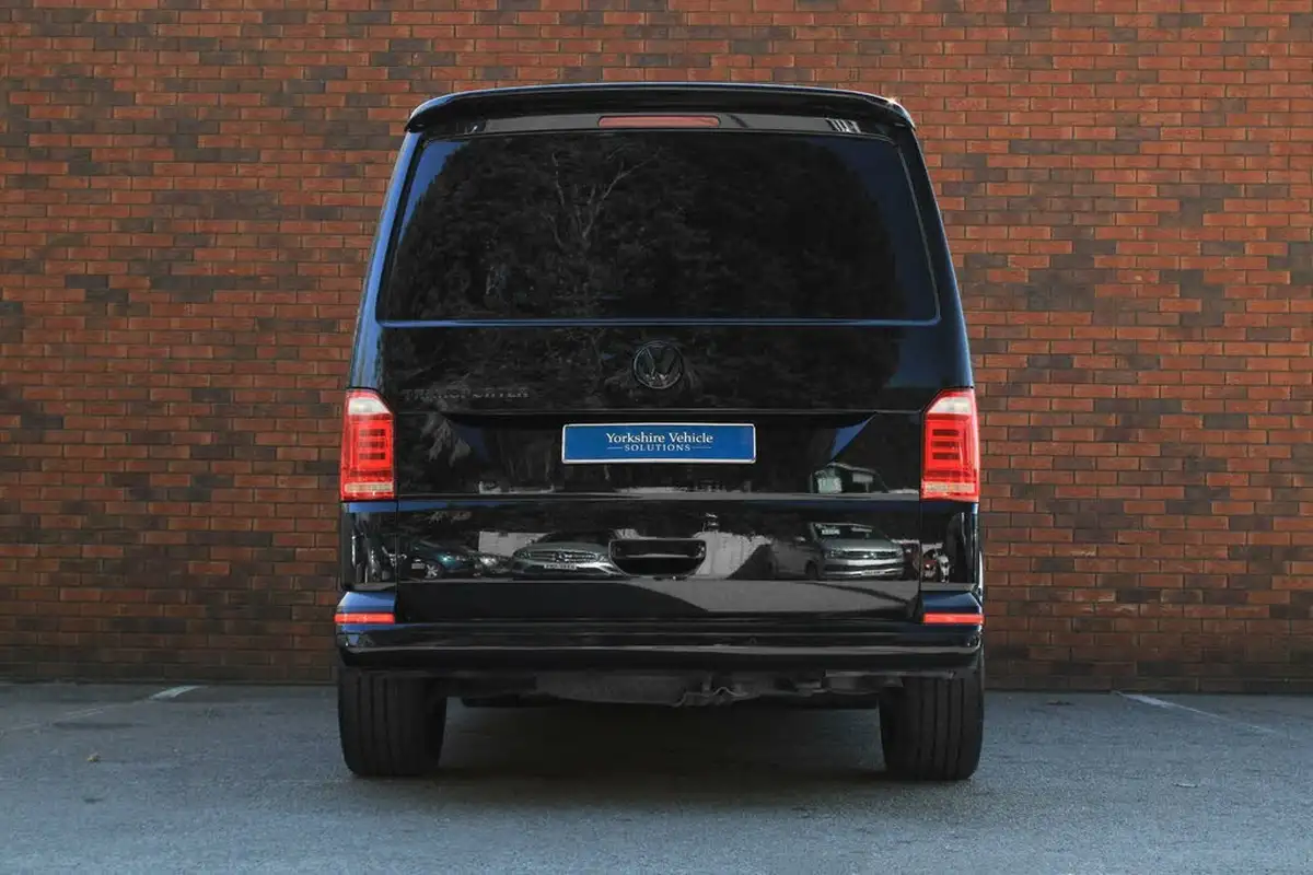 2019-volkswagen-transporter-big-30