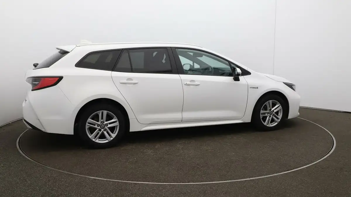 2023-suzuki-swace-18-motion-big-51