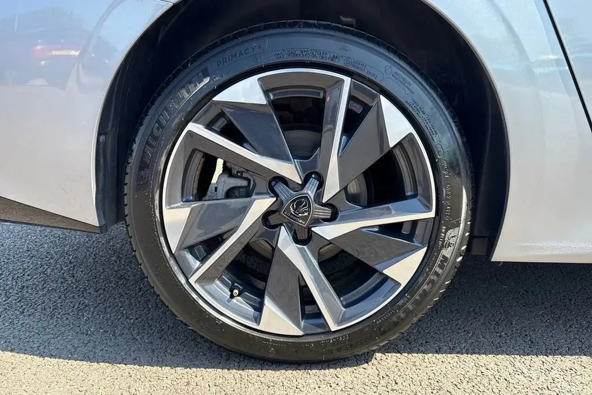 2024-peugeot-308-sw-12-puretech-allure-130ps-ss-eat8-big-10