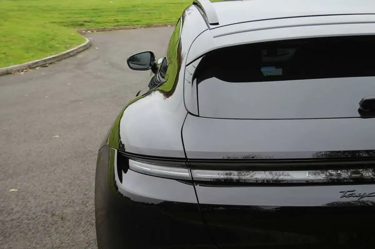 2024-porsche-taycan-e-4s-sport-turismo-544ps-big-18