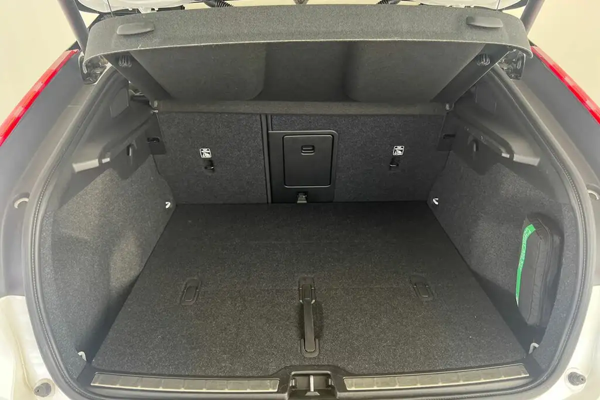 2022-volvo-c40-e-twin-recharge-pro-big-7