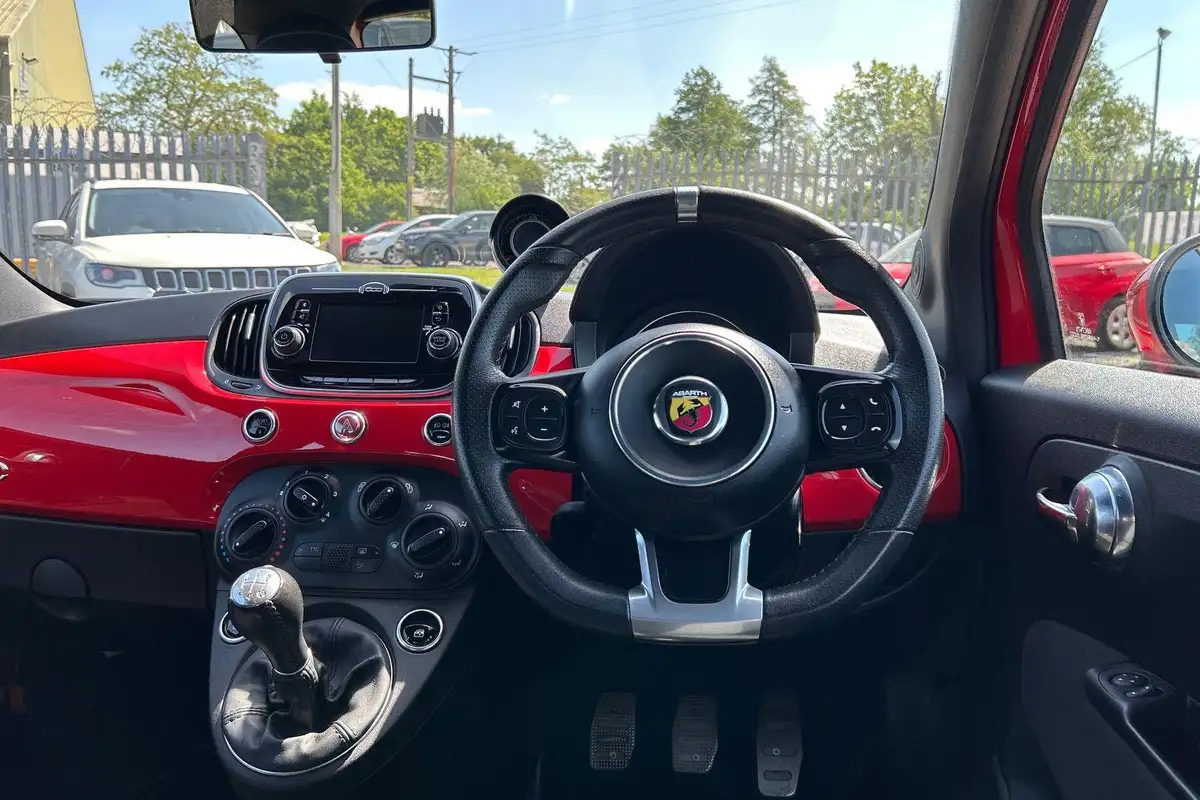 2021-abarth-595-14-tjet-big-14