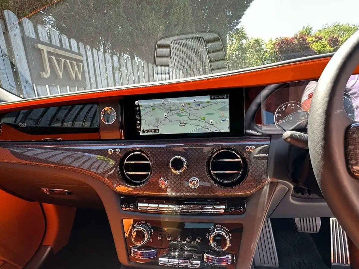 2023-rolls-royce-ghost-675-black-badge-big-6