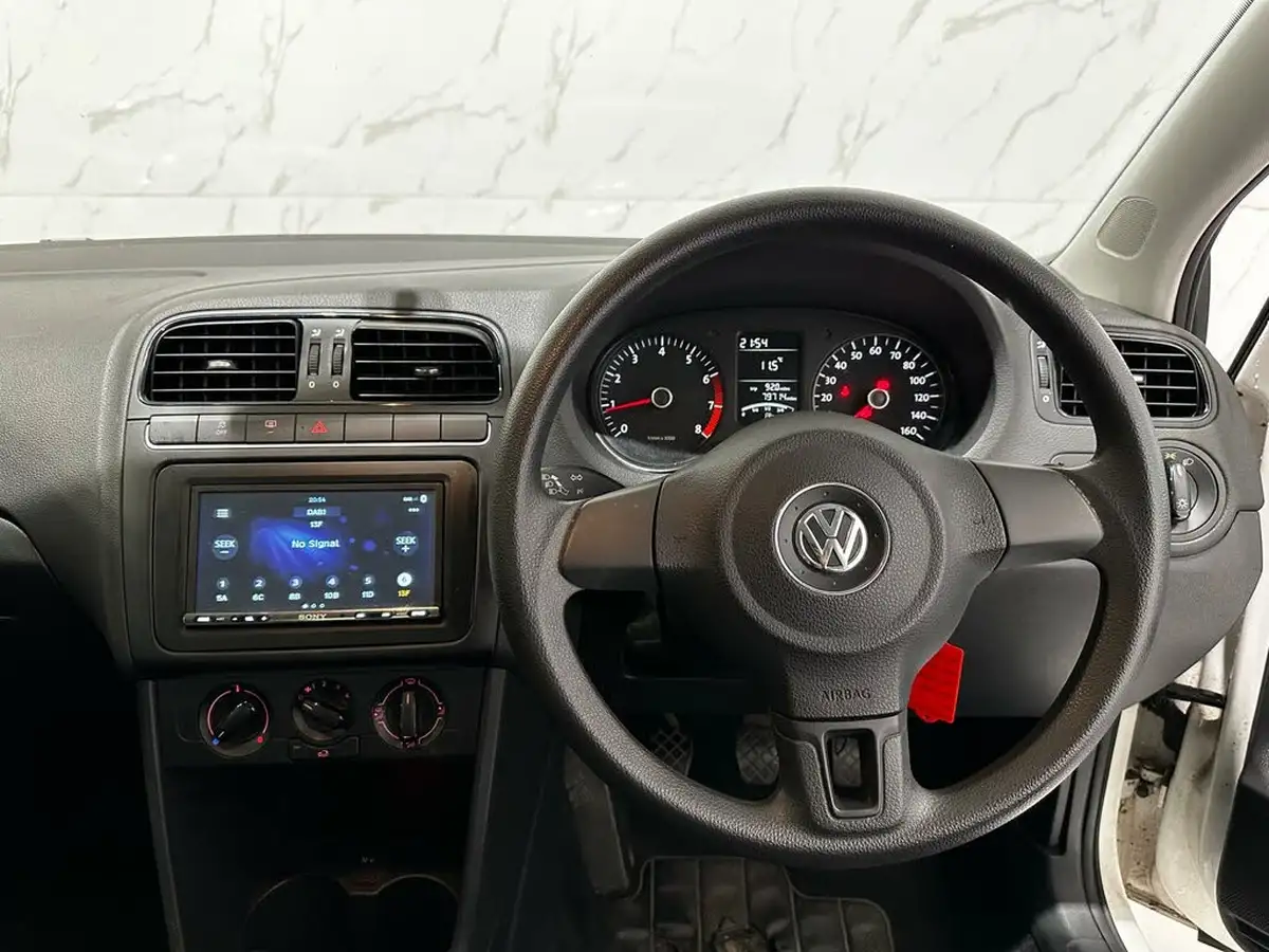 2011-volkswagen-polo-12-s-3d-big-1
