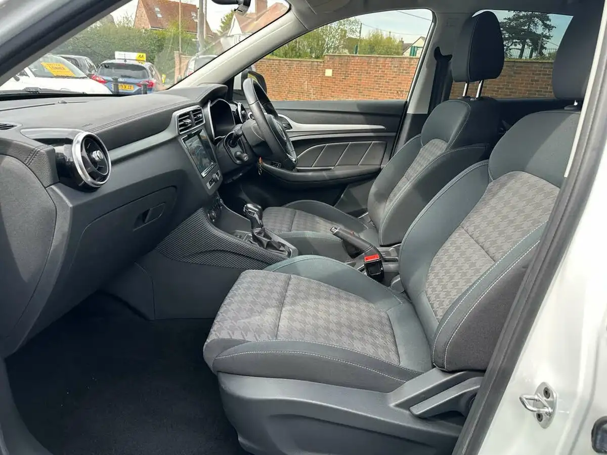 2019-mg-zs-suv-10t-gdi-excite-111ps-big-7