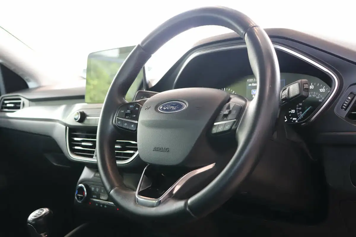 2019-ford-focus-10t-titanium-ss-hatchback-big-18