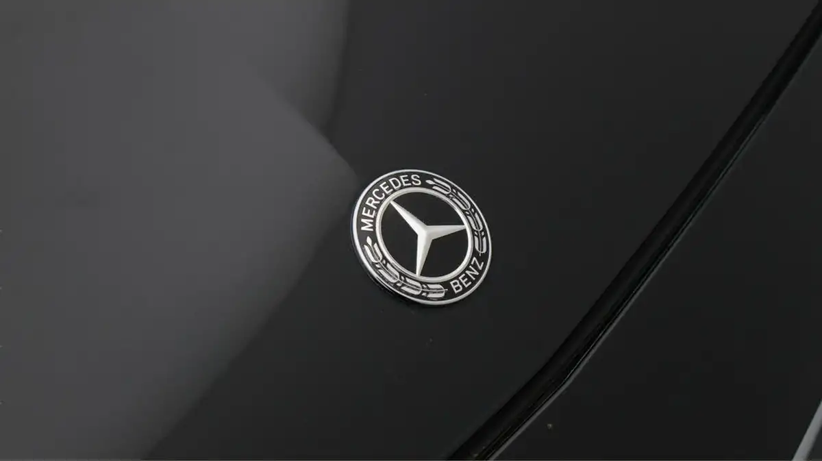 2019-mercedes-benz-c-class-20d-c220d-sport-premium-plusss-saloon-4d-big-24