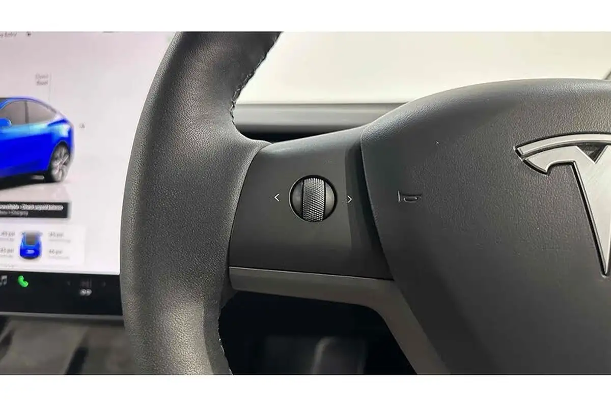 2022-tesla-model-y-e-long-range-big-38