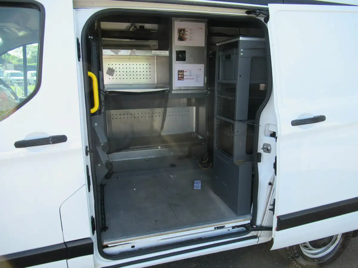 2020-ford-transit-custom-20tdci-300-l1h2-leader-105pseu6dt-big-5