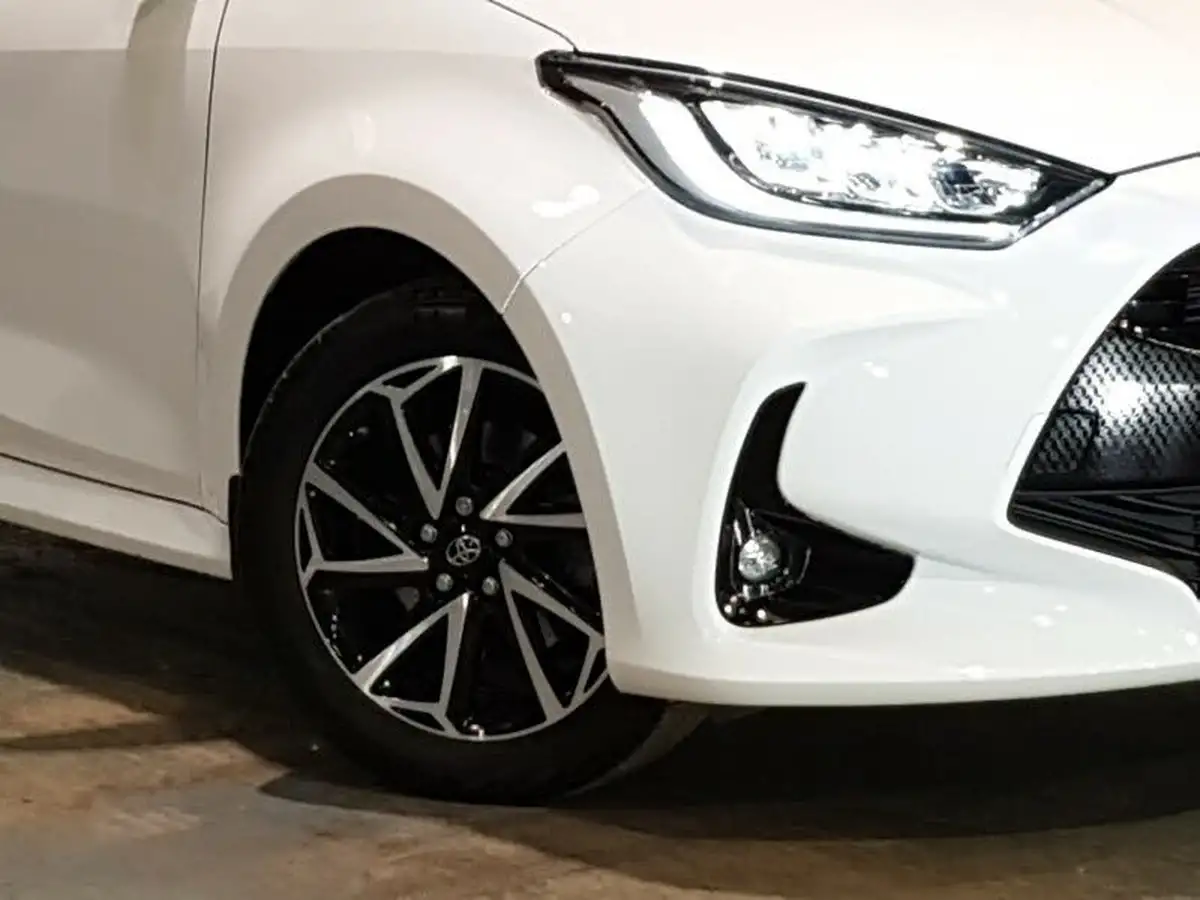 2022-toyota-yaris-15-vvt-i-design-big-8