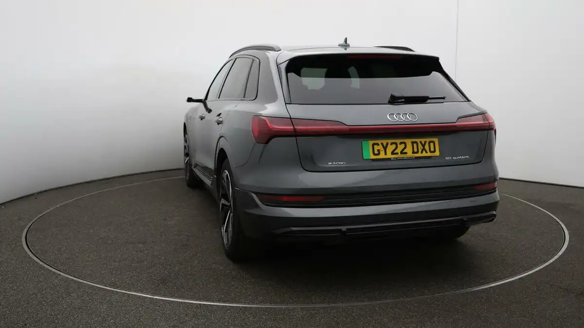 2022-audi-e-tron-50e-black-edition-station-wagon-big-60